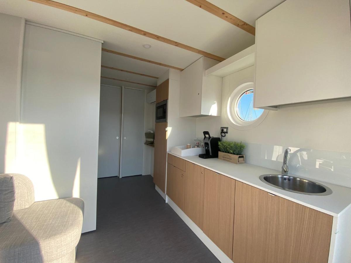 Marina Del Gargano Houseboat Hotell Manfredonia Exteriör bild