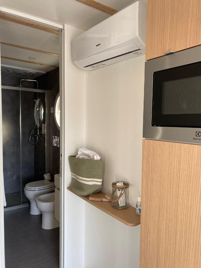 Marina Del Gargano Houseboat Hotell Manfredonia Exteriör bild