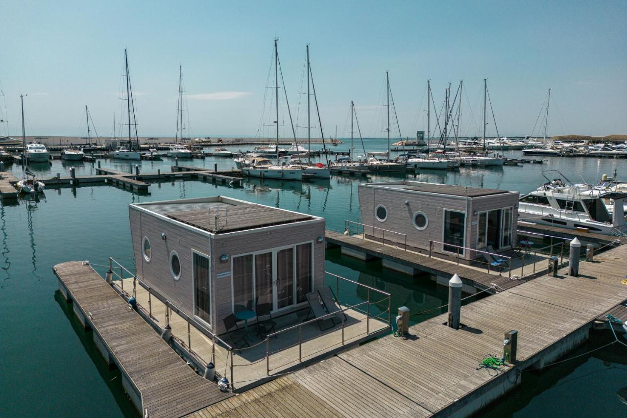 Marina Del Gargano Houseboat Hotell Manfredonia Exteriör bild