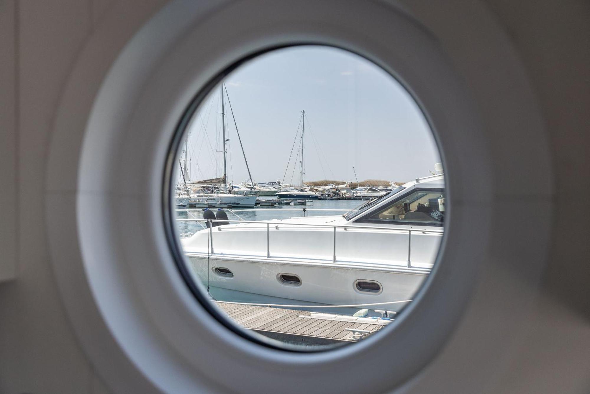 Marina Del Gargano Houseboat Hotell Manfredonia Exteriör bild