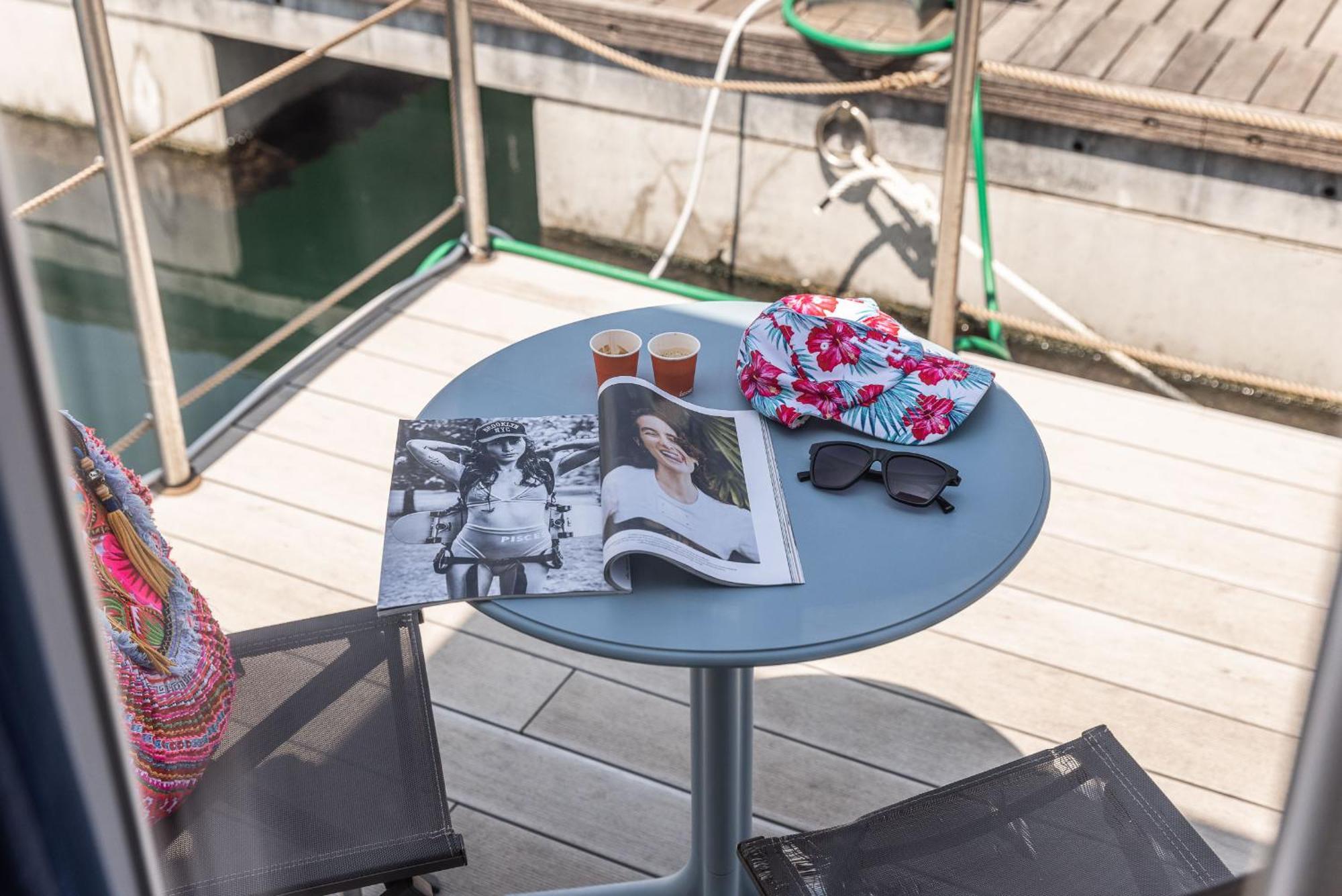 Marina Del Gargano Houseboat Hotell Manfredonia Exteriör bild